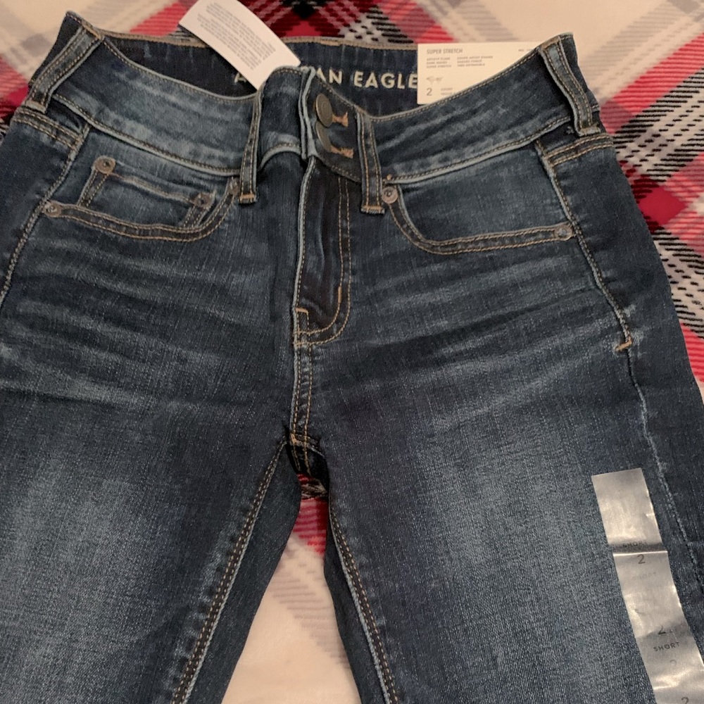 2 pairs of American eagle women jeans